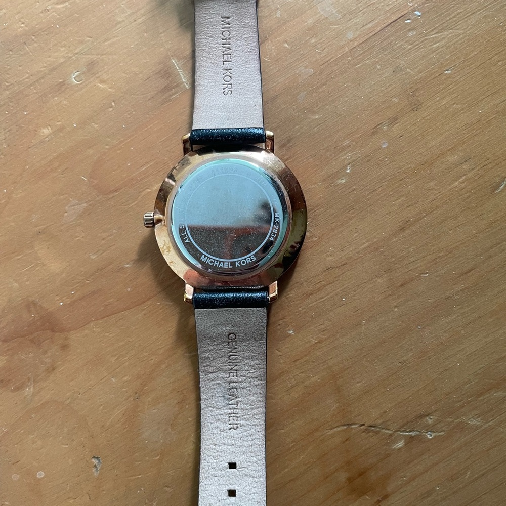 MK watch - Picture 2 of 4